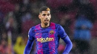 センターバックとの契約交渉進まないチェルシー、バルセロナDFアラウホに関心か