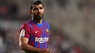 心臓の問題で引退説浮上のアグエロが元気な姿、ゴルフを楽しむ