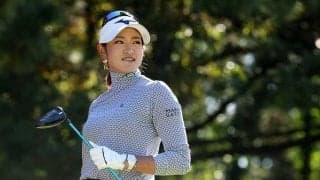 原英莉花、表彰式で撮られていた行動に笑撃　三ヶ島かなの後ろに「ダンサーがいる」