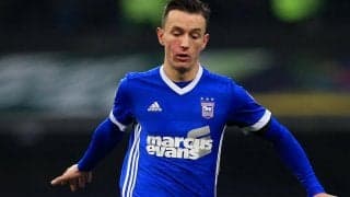 変態トラップからパーフェクトフィニッシュ! 元シティのコソボ代表FWが絶妙ループを沈める「今季最優秀ゴール」