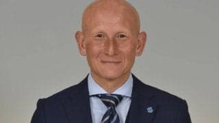 J2残留の栃木、4年率いた田坂和昭監督が今季限りで退任「笑顔で終われるように」