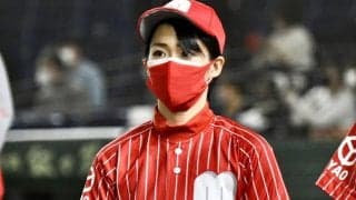 空手女子形・銀の清水希容さんがユニ姿でエール　ミキハウスのマスコットガールで登場