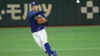 名手の足の運び＆目線がよく分かる　超接近で見る中日・京田のお手本“併殺トス”