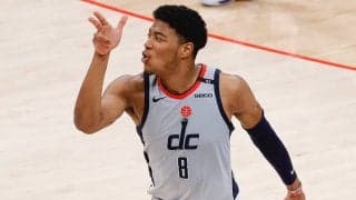 八村塁がウルブズ戦をベンチで観戦…指揮官・チームメートは「戻ってきてうれしい」