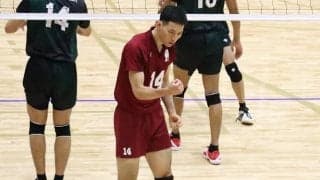 攻めのバレーで専大にストレートで勝利！