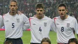 会心の打球を放ったのは!? イングランドのレジェンドたちのクリケット勝負が再脚光！ 空振りや顔面にボールがヒットも…