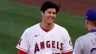 大谷翔平へ「私とデートしませんか？」　珍ボードの米女性ファン「この男のため全力」【二刀流の衝撃2021】