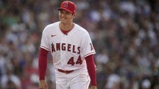 大谷翔平の死角から“給水係ガール”登場　驚く様に米羨望「私が担当だったらなぁ」【二刀流の衝撃2021】