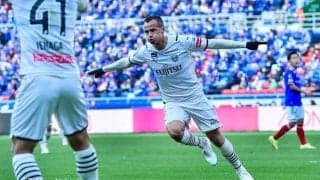 川崎Fレアンドロ・ダミアンが得点王に！ 試合後にサポーターから送られた「お祝いの果物」