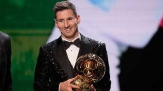 メッシ、家族5人で持っても余るバロンドール賞杯写真に反響「子供あと2人必要だね」