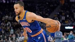 【NBA】カリー、会場内の驚きの場所から決めた超ロング3Pに米仰天「凄すぎて言葉が出ない」