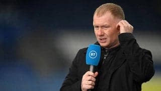 娘の足を噛んだスコールズ氏を強烈に煽る、対戦相手がゴールパフォーマンスで問題シーンを模倣