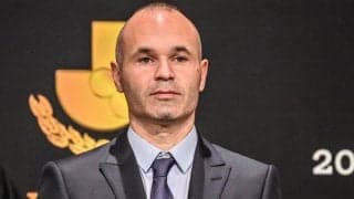 Jリーグアウォーズの裏で「プライベート撮影会」が発生！ 川崎フロンターレの選手が「イニエスタと記念写真」