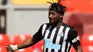 サン=マクシマンが30年戦士のサポーターに粋なサプライズ！ 30万円の高級腕時計をプレゼント！