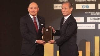 J2初昇格の岩手、優秀監督賞の秋田豊監督の続投を発表「もっと大きな夢を与えられるよう」