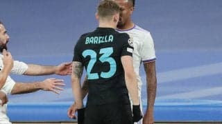 インテル・バレッラの“グーパンチ”が炸裂…報復での一発退場で小競り合いにも発展