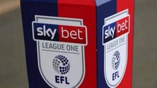 英3部で珍しい侵入者…大雨のなかピッチに突如現れた動物とは？