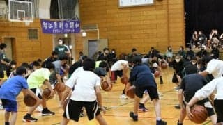 “学び”を体験する実践学園の小学生向け無料クリニック