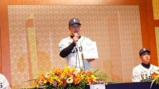 背番号は22に決定！西武３位古賀悠斗がユニホーム姿を初披露