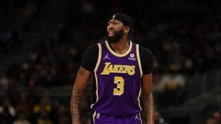 2連戦の2戦目を前に、左膝に”激しい痛み”を感じたデイビスがサンダー戦を欠場