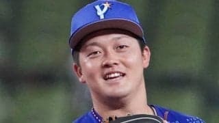 衝撃一発芸が「めちゃくちゃおもろいやんけ」　DeNA牧は「打てて守れて笑いも取れる」