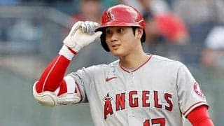 大谷翔平、咄嗟の「Oh Sorry」に米反響　開幕直後にHR王ライバルに見せていた気遣い【二刀流の衝撃2021】