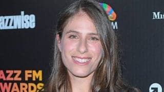 「結婚30分前の写真よ」とコンタが純白姿を披露、「美しい!」「すごくラブリー」とファンが書き込み