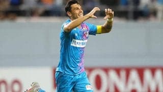 鳥栖、主将エドゥアルドが契約更新！　「来シーズンも熱いサガンティーノたちとともに」