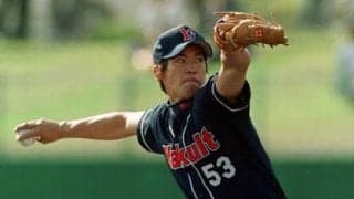 五十嵐亮太のボールにみんなが振り遅れていた。ヤクルト１年目に大雨の中で達成した「完全試合」