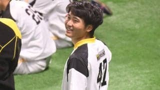 鷹の24歳が「かっこよすぎて無理」　ファンがメロメロになった「笑顔の破壊力！」