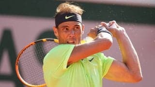 ナダルが16日開幕のエキジビションマッチ会場で練習。復帰に向けて軽快な動き見せる