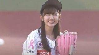 「最初から最後まで可愛すぎ」　白ミニスカで豪快投球、赤面も笑顔全開【始球式名場面】