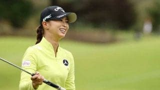 柏原明日架と私服姿でパシャリ　渡邉彩香のショップ訪問にファン「2人とも印象違う」