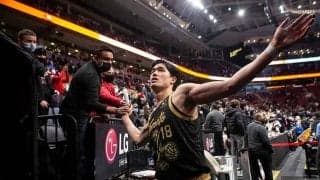 【NBA】「ブロック・オブ・ザ・イヤーだ」　渡邊雄太、“宣言通り”の超絶ブロックに海外興奮