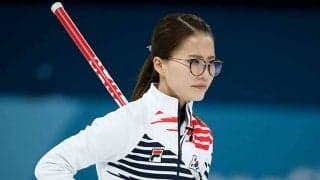 「メガネ先輩おめでとう！」　カーリング韓国代表、笑顔弾ける“最後の1枠写真”に反響