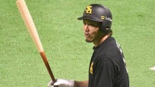 鷹・松田宣浩、制限超え3億円ダウンの1.5億円でサイン　球団史上最大に並ぶ減額に