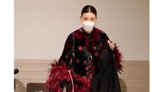 上田桃子はベルギー世界的デザイナーのモード系ワンピで登場「冬らしいものがいいと」【JLPGA年間表彰式】