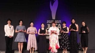 「初めて挑戦」「新鮮な感じ」　4冠稲見萌寧ら、百花繚乱の式典ファッション【JLPGA年間表彰式】