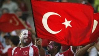 相手CKのクリアを直接ゴールに突き刺す…90m級の超ロングシュートが爆誕！「見たことがない」