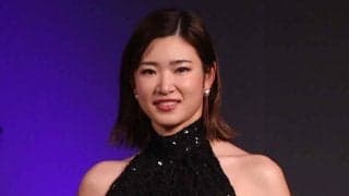 原英莉花、黒の絢爛ドレスはアルマーニ製「ロングドレスは挑戦したことないけど…」【JLPGA年間表彰】