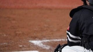 ポイントは「反応の速さ」と「体の向き」　キャッチャーフライを上手く捕る秘訣とは