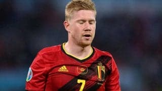 「突き抜けてる(笑)」ベルギー代表の“ダサセーター” 姿が笑撃「デ・ブライネ内股」