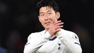 選手に非はないが…ピッチ侵入の子供にソン・フンミンがユニをプレゼント、だがSNSには「出禁にすべき」など声が殺到