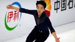 羽生結弦をチラチラ見まくる鍵山優真、初々しい表彰式に反響「先輩を真似してるの？」【名珍場面2021】
