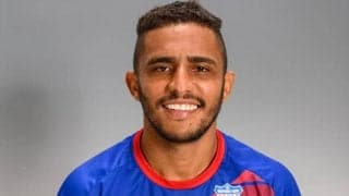 甲府、エースのウィリアン・リラと契約更新！「よいお年を」