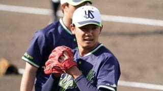 「紙コップ1つで出来る練習」でヤクルトナインがバトル　プロの腕の振りに注目