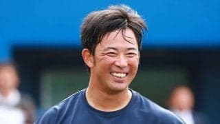 「相変わらず筋肉ムキムキ」　楽天・雄平コーチのゴツい胸板に熱視線、労いの声も