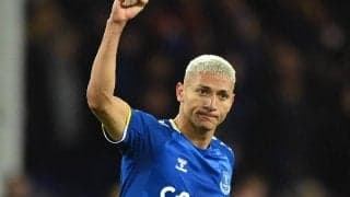 エバートンFWリシャルリソンは奇抜なハットをチョイス、クリスマスツリーをかぶって「メリー・クリスマス」