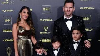 羨ましい…ビキニで夏を満喫！ メッシと妻のロクソさんは故郷のロサリオでプールを楽しむ