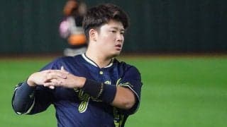 「そっくりで可愛い」　燕村上をくまモンが祝福する“熊本コンビ”が「最高の2ショット」